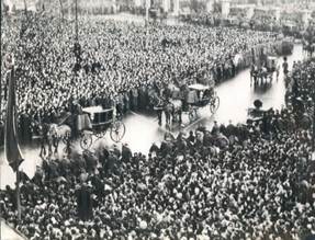 http://i.ebayimg.com/t/1936-London-England-Crowds-Procession-at-King-George-V-Death-Wire-Photo-/00/s/ODI2WDEwMDA=/$(KGrHqF,!nME63S96nSnBO7-r6)9jQ~~60_57.JPG